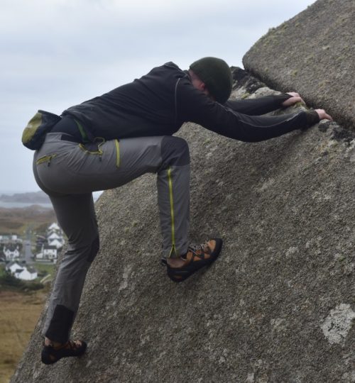 Wild Isles of Mull & Iona, bouldering on pink granite rocks at Fionnphort